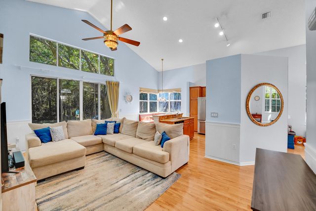 7600 Ridgefield Lane, Lake Worth, FL 33467