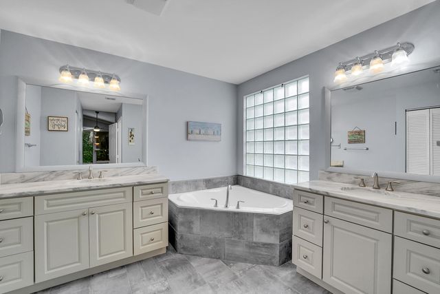 7600 Ridgefield Lane, Lake Worth, FL 33467