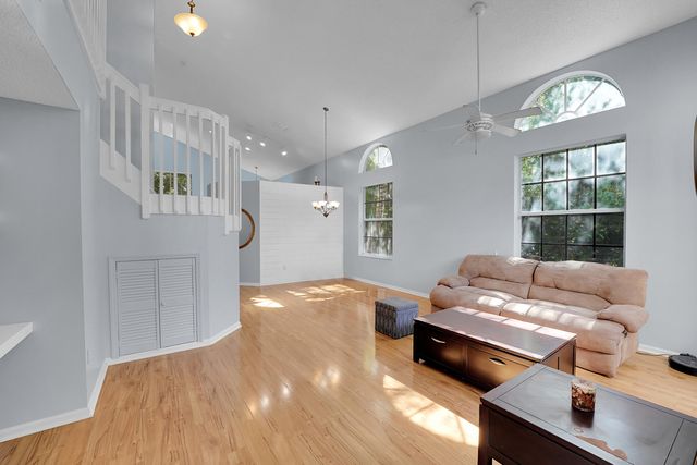 7600 Ridgefield Lane, Lake Worth, FL 33467