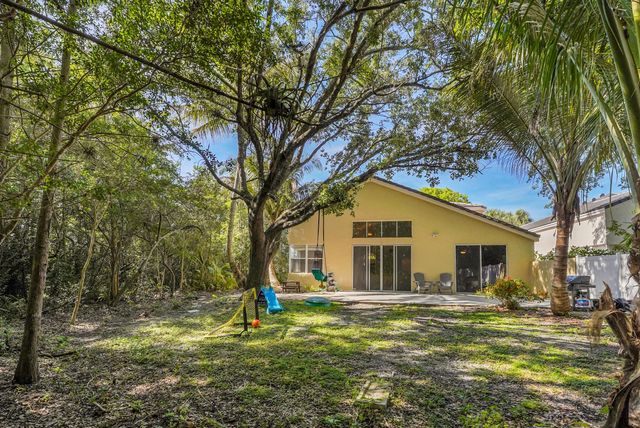 7600 Ridgefield Lane, Lake Worth, FL 33467