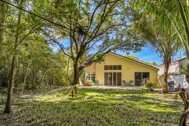 7600 Ridgefield Lane, Lake Worth, FL 33467