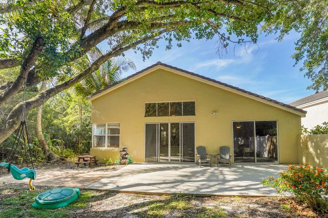 7600 Ridgefield Lane, Lake Worth, FL 33467