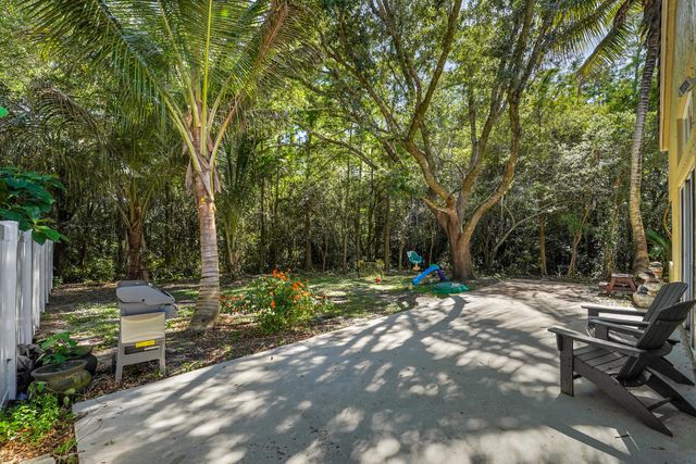 7600 Ridgefield Lane, Lake Worth, FL 33467