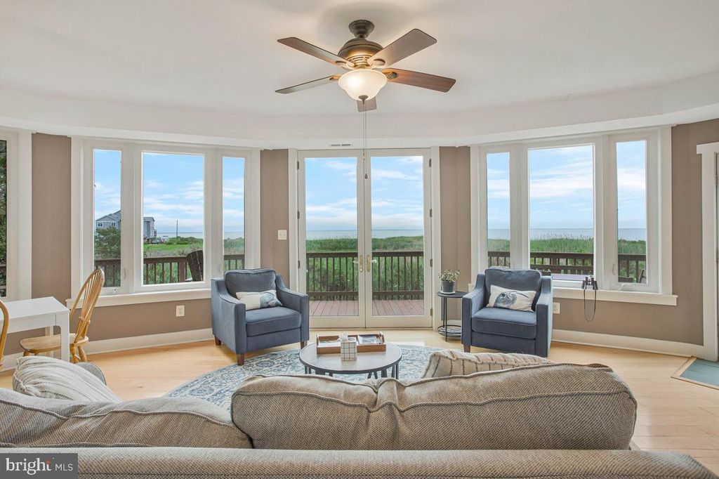 Image 11 of property listing at 5341 AL JONES DR, Shady Side, MD 20764