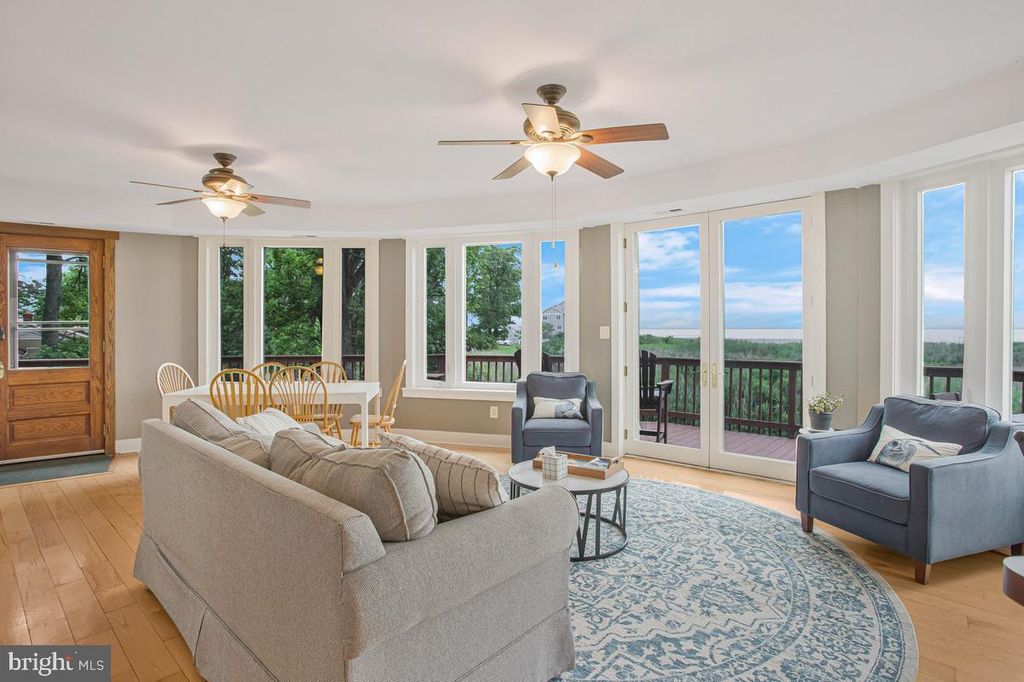 Image 13 of property listing at 5341 AL JONES DR, Shady Side, MD 20764