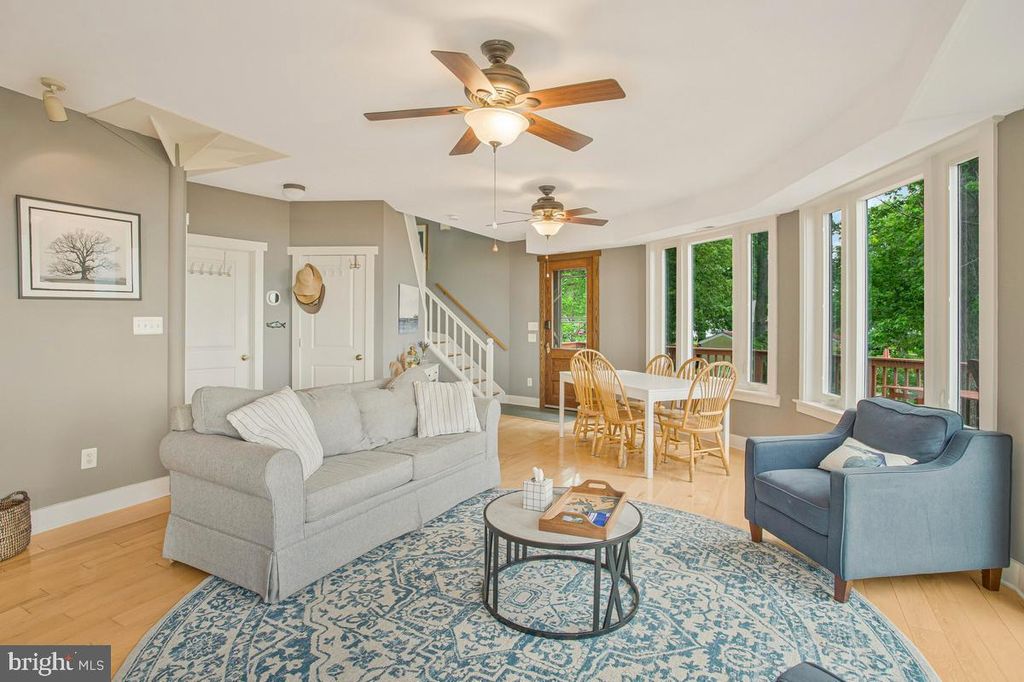 Image 14 of property listing at 5341 AL JONES DR, Shady Side, MD 20764