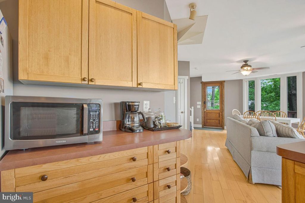Image 18 of property listing at 5341 AL JONES DR, Shady Side, MD 20764