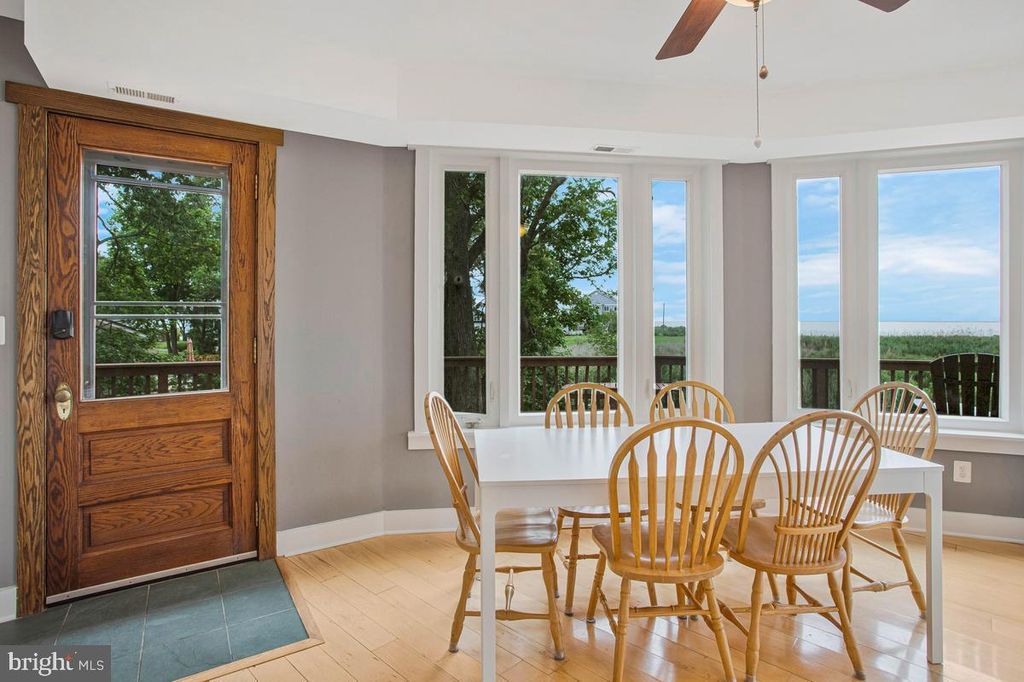 Image 20 of property listing at 5341 AL JONES DR, Shady Side, MD 20764