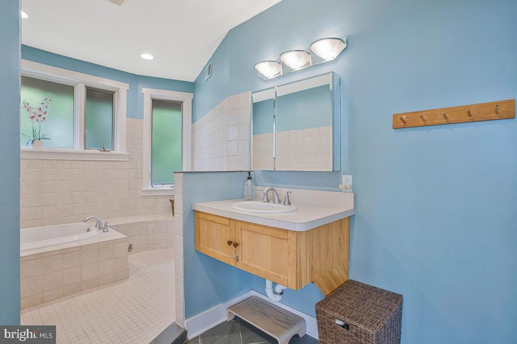 Image 32 of property listing at 5341 AL JONES DR, Shady Side, MD 20764