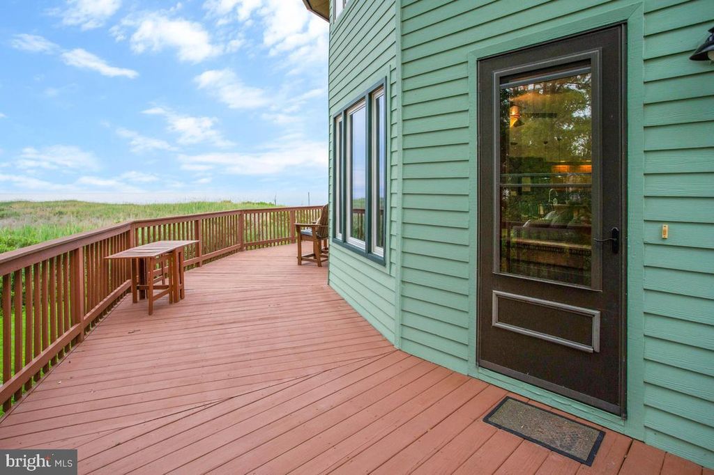Image 6 of property listing at 5341 AL JONES DR, Shady Side, MD 20764