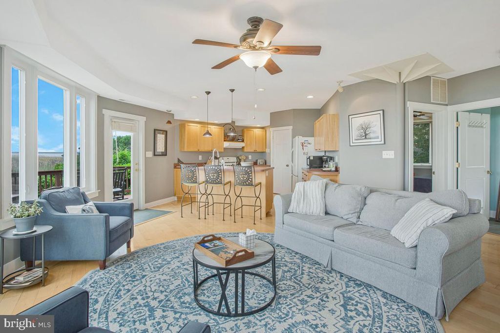 Image 9 of property listing at 5341 AL JONES DR, Shady Side, MD 20764