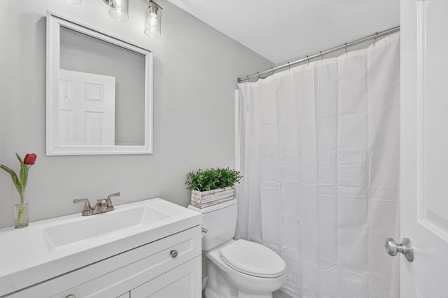 16 West Woods, Yarmouth Port, MA 02675