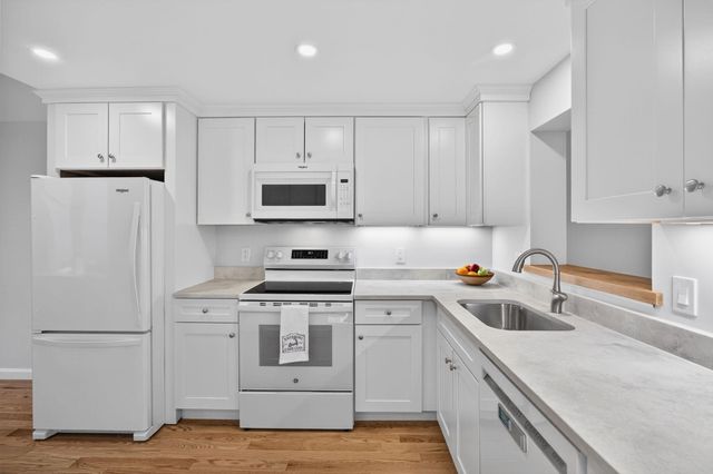 16 West Woods, Yarmouth Port, MA 02675