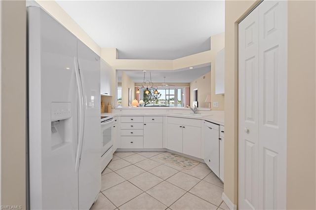 3320 W Crown Pointe BLVD # 102, Naples, FL 34112