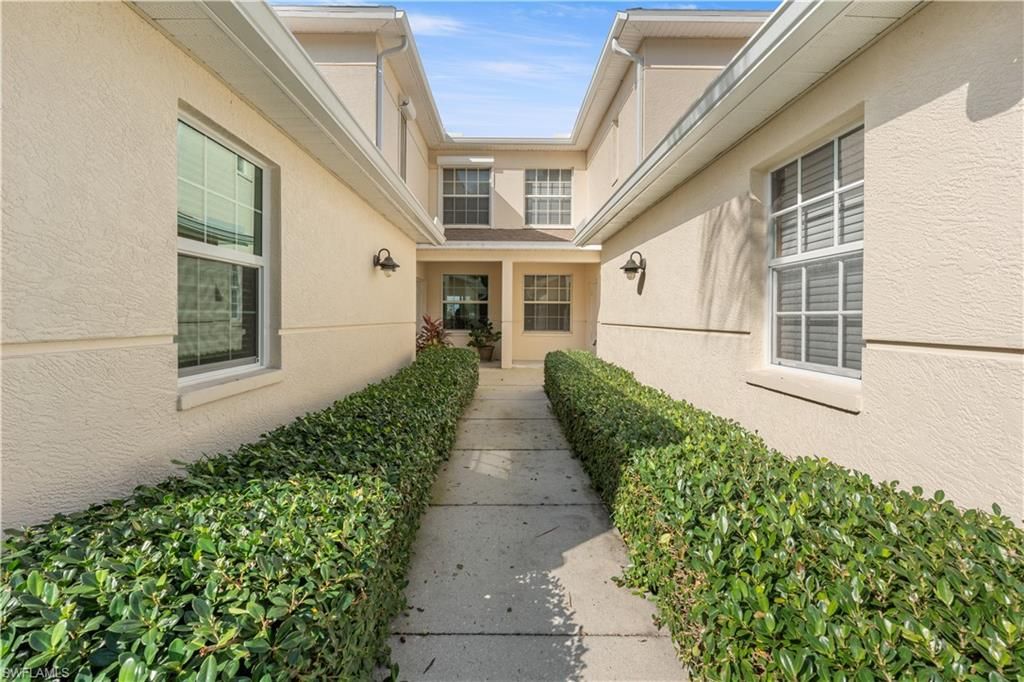 3320 W Crown Pointe BLVD # 102, Naples, FL 34112