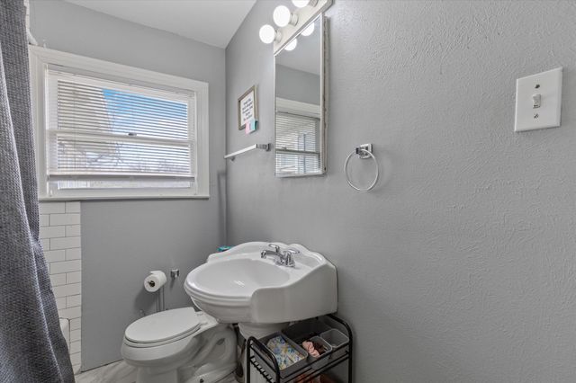 4228 Winfield Avenue, Fort Worth, TX 76109