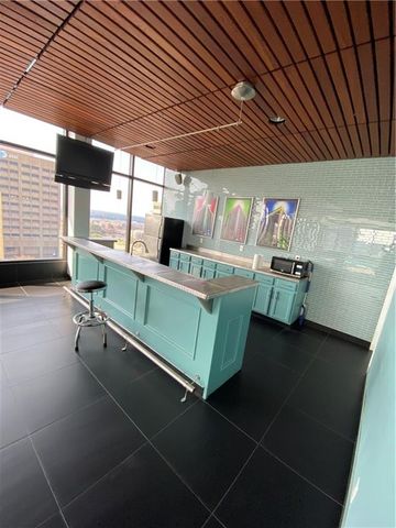 700 E 8TH Street 11 H, Kansas City, MO 64106