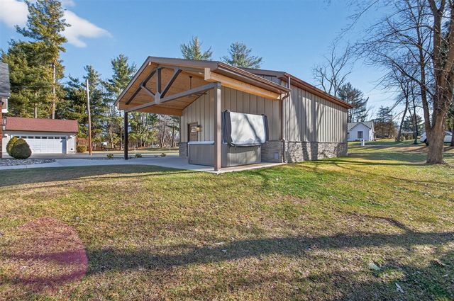 242 Steves Scenic Drive, Horton, MI 49246