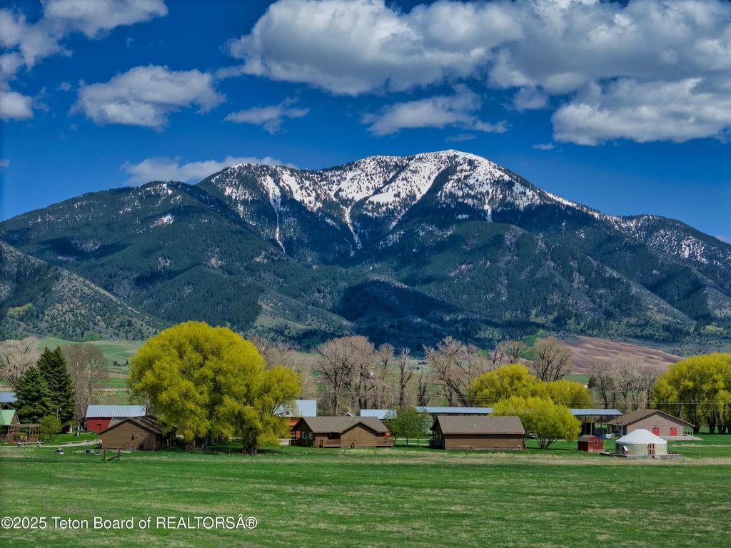 36 TRUMPETER Lane, Swan Valley, ID 83449