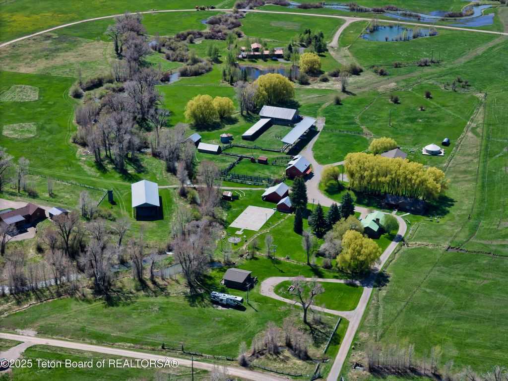 36 TRUMPETER Lane, Swan Valley, ID 83449 photo 2