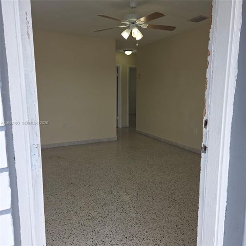 7056 SW 22nd St, Miami, FL 33155