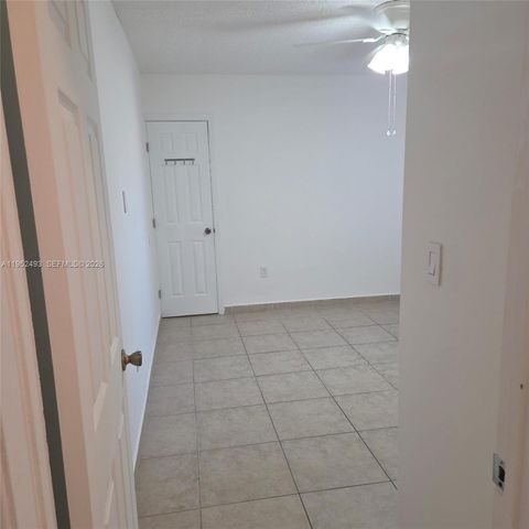 7056 SW 22nd St, Miami, FL 33155