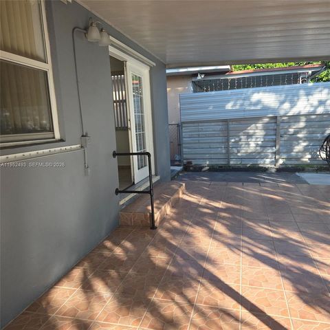 7056 SW 22nd St, Miami, FL 33155