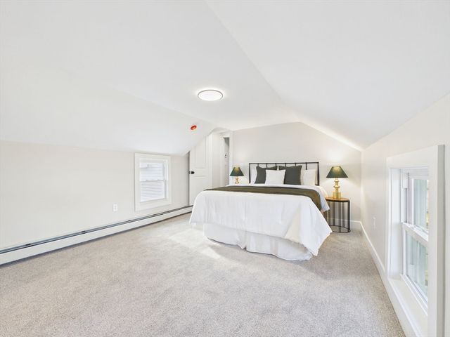 5 Weaver St, New Bedford, MA 02740