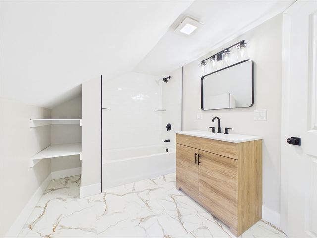 5 Weaver St, New Bedford, MA 02740