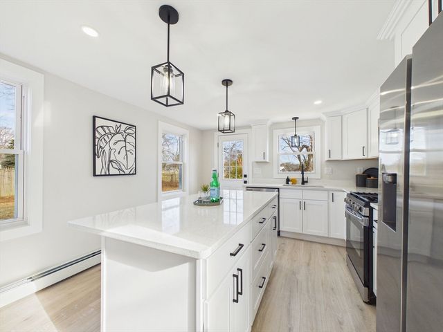 5 Weaver St, New Bedford, MA 02740