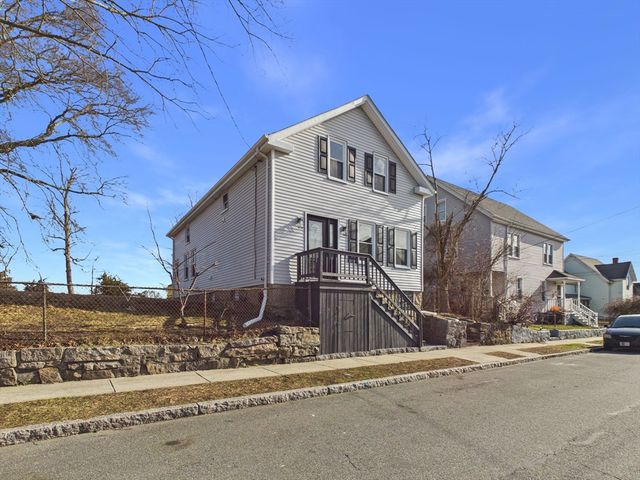 5 Weaver St, New Bedford, MA 02740