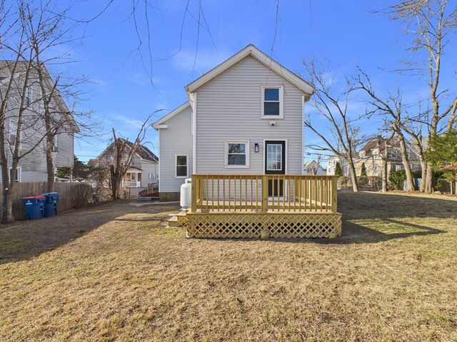 5 Weaver St, New Bedford, MA 02740