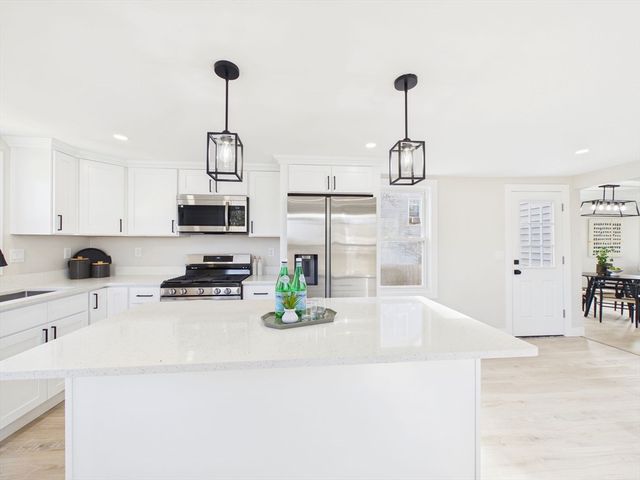 5 Weaver St, New Bedford, MA 02740