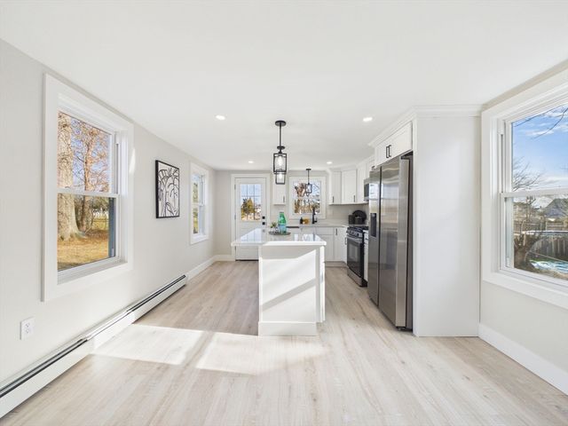 5 Weaver St, New Bedford, MA 02740