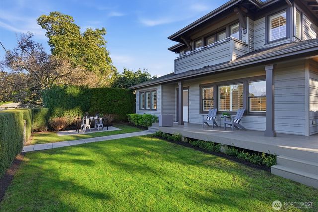 1204 6th Street W, Kirkland, WA 98033