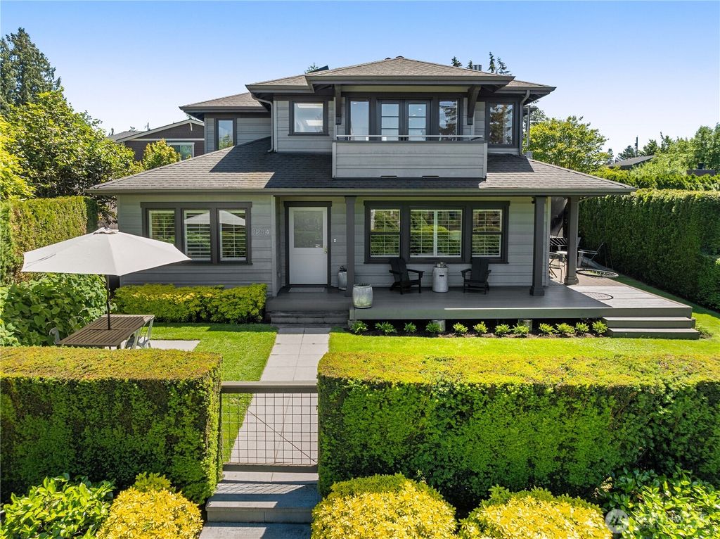 1204 6th Street W, Kirkland, WA 98033