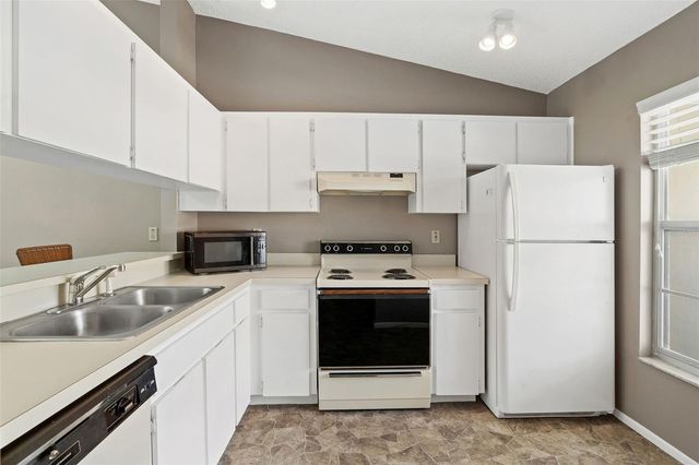 12239 SUN VISTA CT E COURT E, Treasure Island, FL 33706