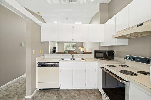 12239 SUN VISTA CT E COURT E, Treasure Island, FL 33706