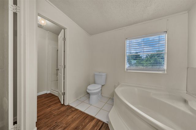 11625 Creekview Road, Crowley, TX 76036