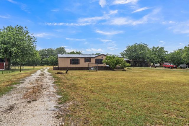 11625 Creekview Road, Crowley, TX 76036
