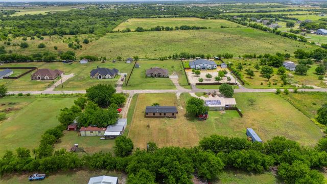 11625 Creekview Road, Crowley, TX 76036