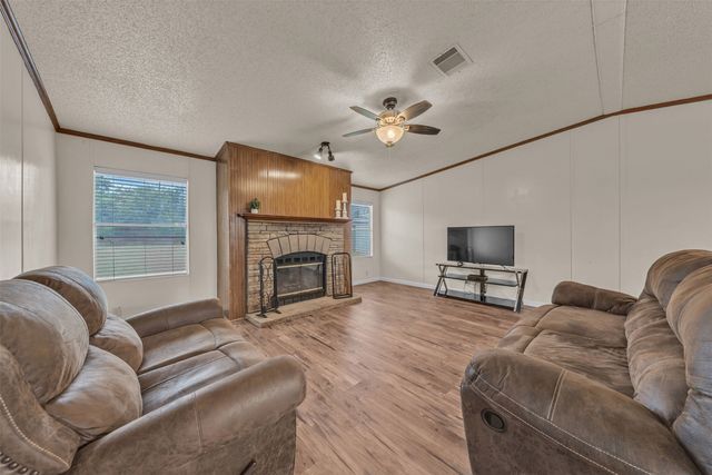 11625 Creekview Road, Crowley, TX 76036
