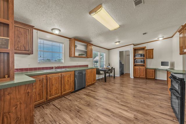 11625 Creekview Road, Crowley, TX 76036