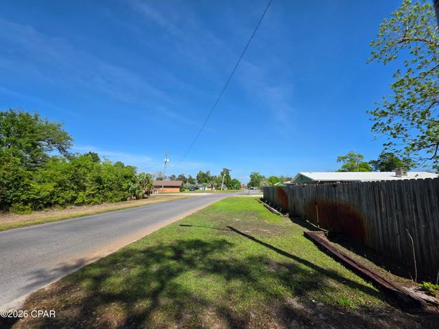 6114 Lake Drive, Panama City, FL 32404