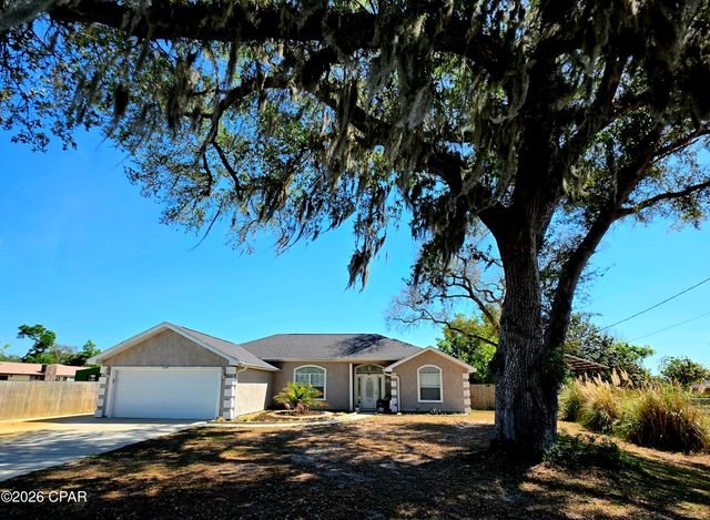 6114 Lake Drive, Panama City, FL 32404