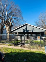 1117 E Harvey Avenue, Fort Worth, TX 76104