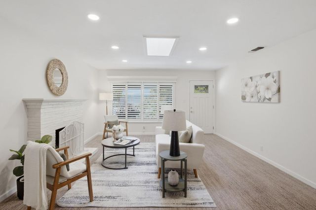1836 Venus Dr, Sacramento, CA 95864