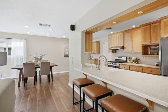 1836 Venus Dr, Sacramento, CA 95864