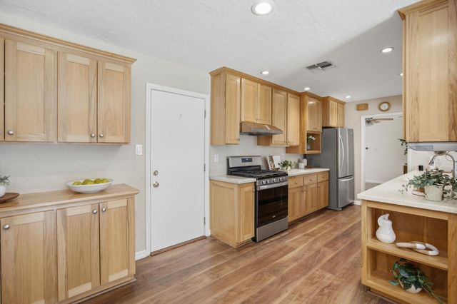 1836 Venus Dr, Sacramento, CA 95864
