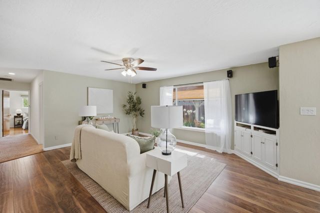 1836 Venus Dr, Sacramento, CA 95864